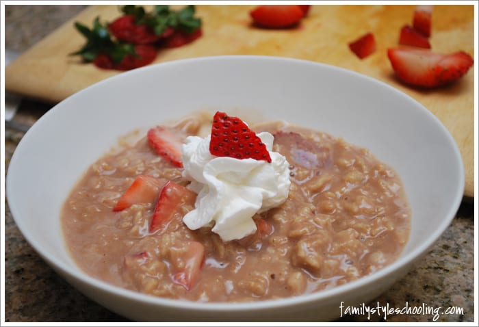 chocolate covered strawberry oatmeal breakfast