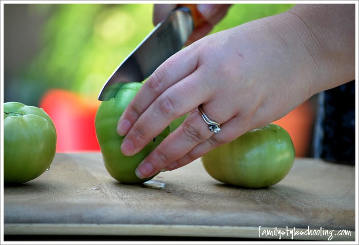 fried green tomatoes cutting