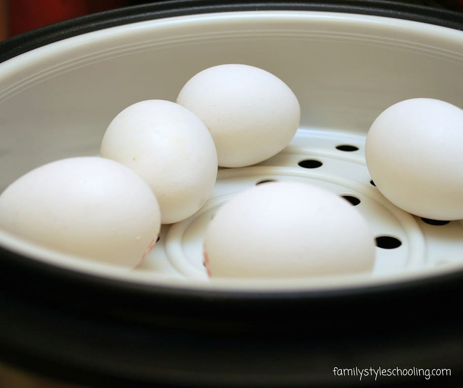 Steaming eggs in a rice cooker